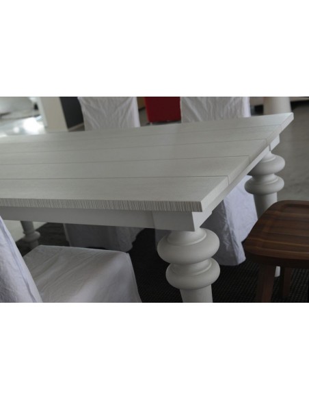 Gray extendable Table (Expo Offer)