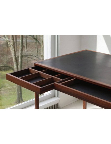 Scrivania Leather Desk