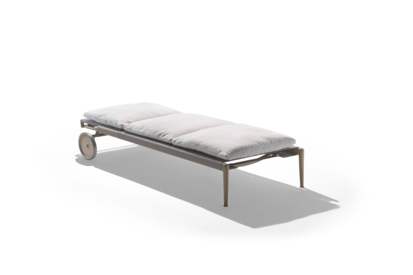 Atlante Light Outdoor Sunbed