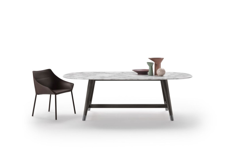 Desco Table