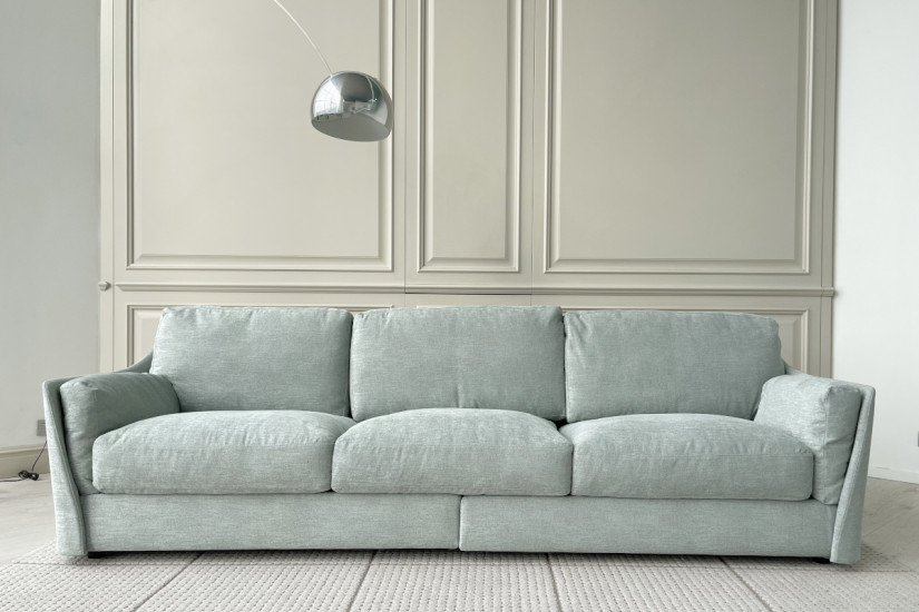 Vittoria Sofa (Expo Offer)
