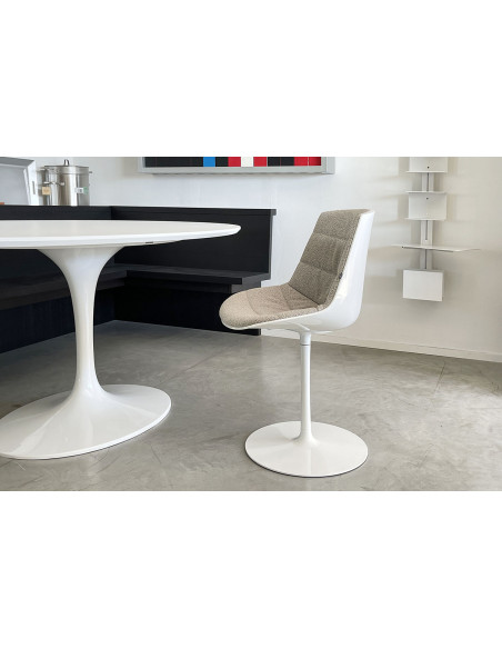 Flow Chair Padded (Expo Offer)