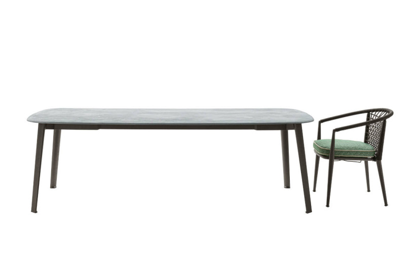 GInepro Outdoor Table