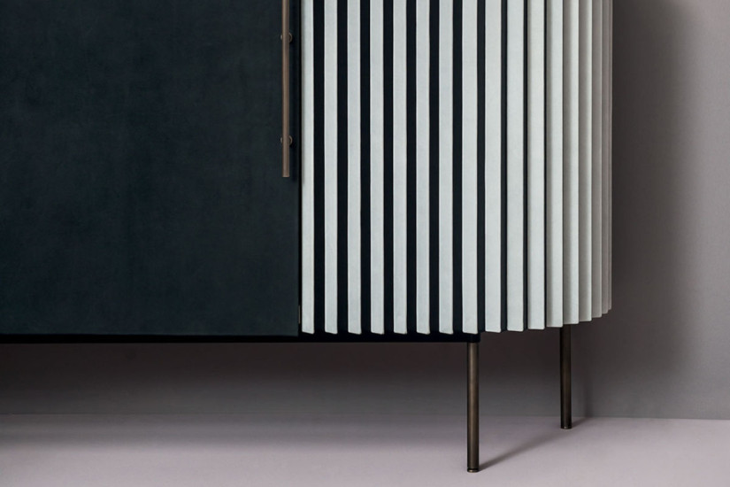 Plissé Storage Unit