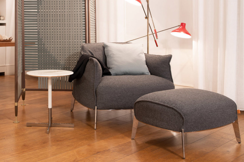 Archibald Gran Comfort Armchair