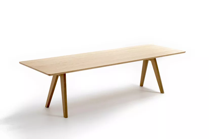 Mathilda Table