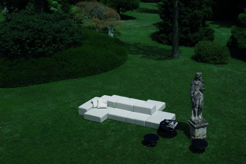 Extra Wall Outdoor Sofa