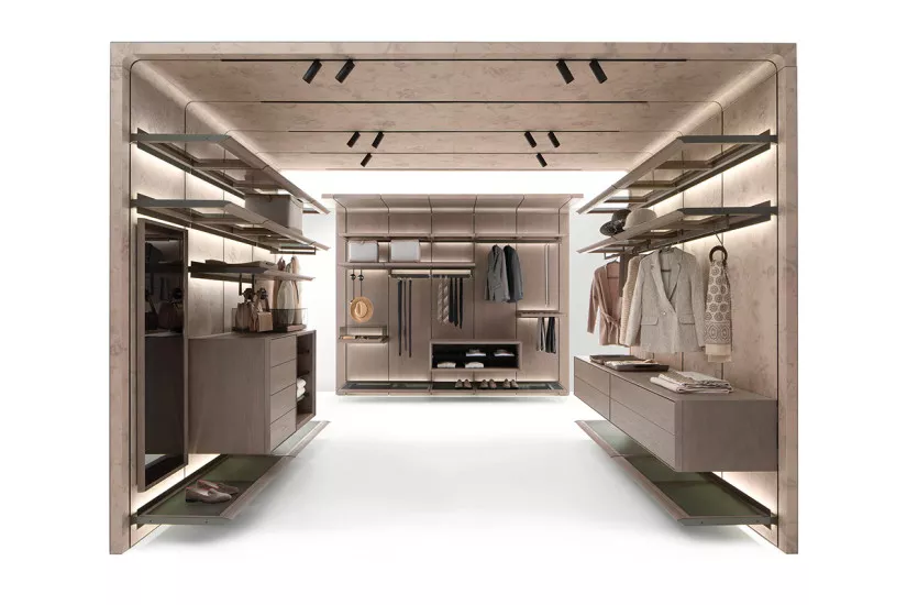 Reiwa Walk-In Closet