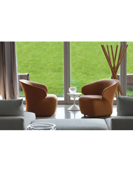 Arom Armchair