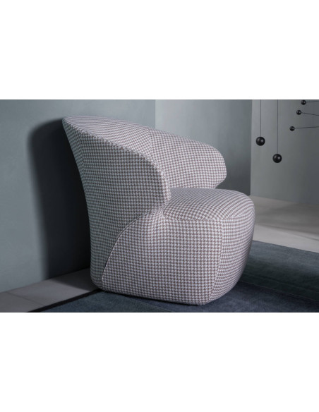 Arom Armchair