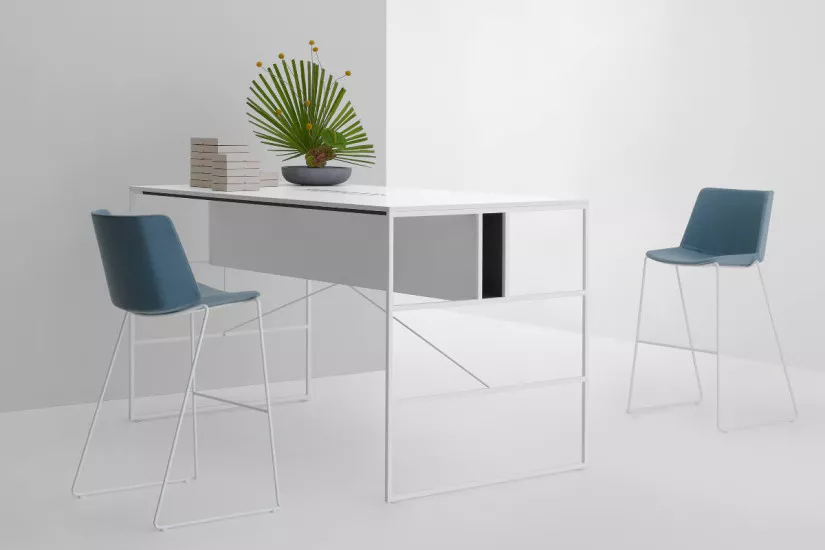 20.Venti Operative Desk