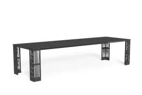 Cliff outdoor table 2