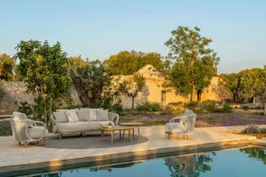 Karen outdoor coffee table 2