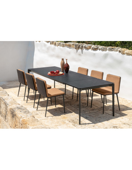Leaf outdoor table