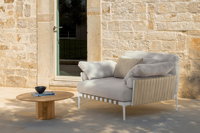 Salinas outdoor coffee table