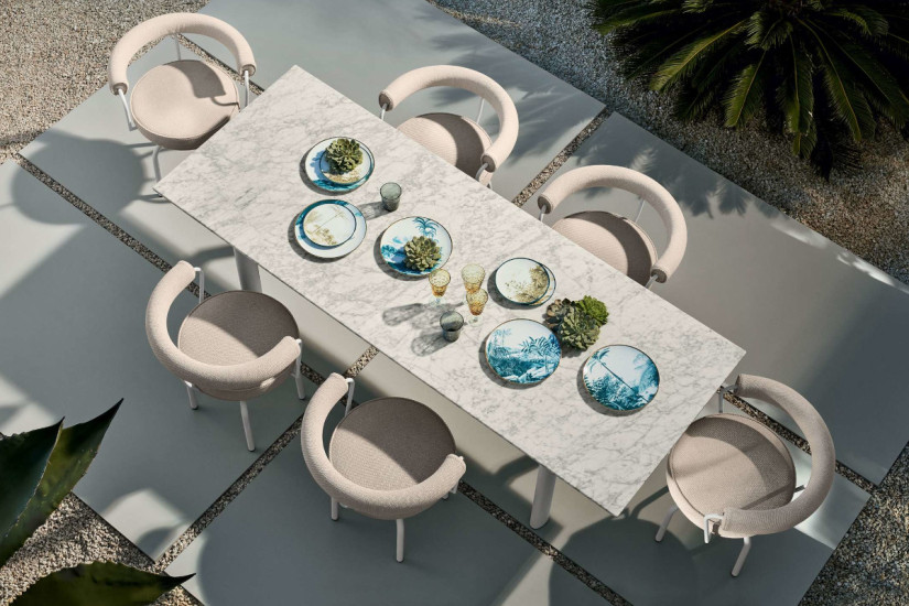 LC6 Outdoor Table