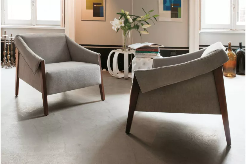 Ara Armchair