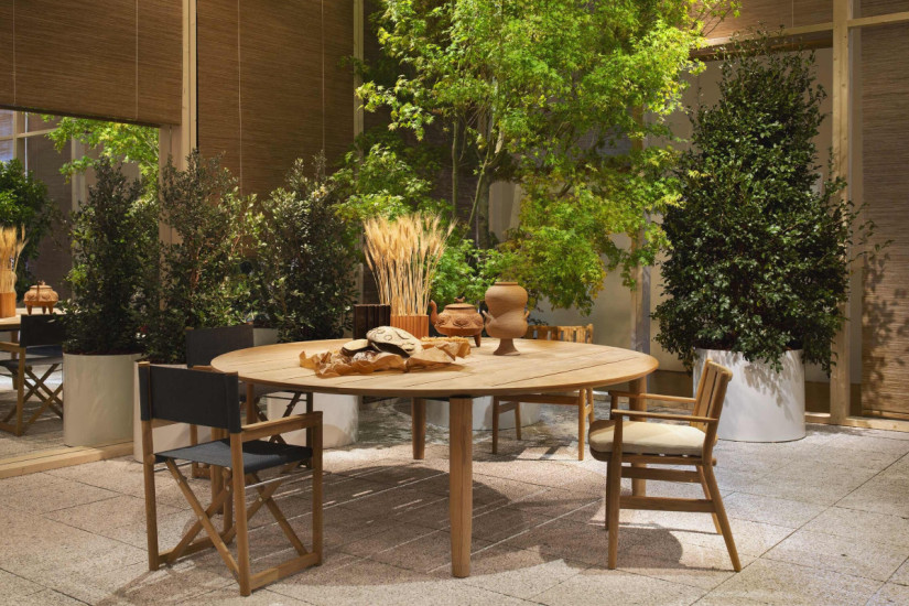 Levante Outdoor Table