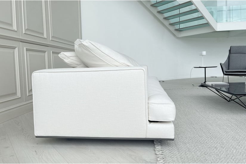 Arbiter Sofa (Expo Offer)