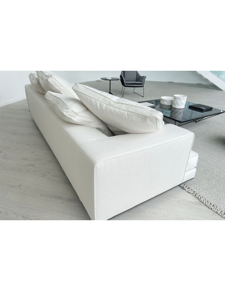 Arbiter Sofa (Expo Offer)