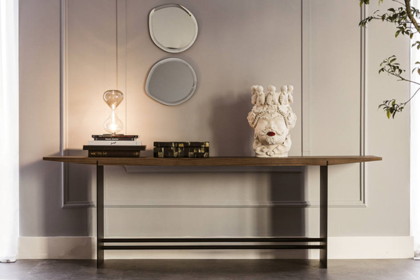 Trevi Console
