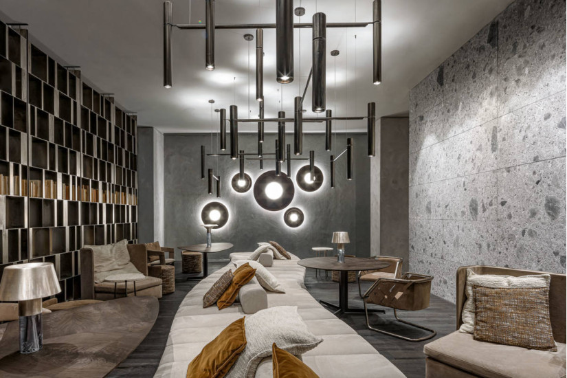 Tubular Horizontal Ceiling Lamp