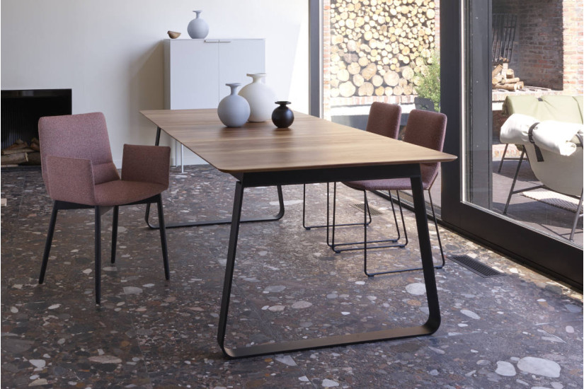 Ligne Roset Vilna Table | Online Shop