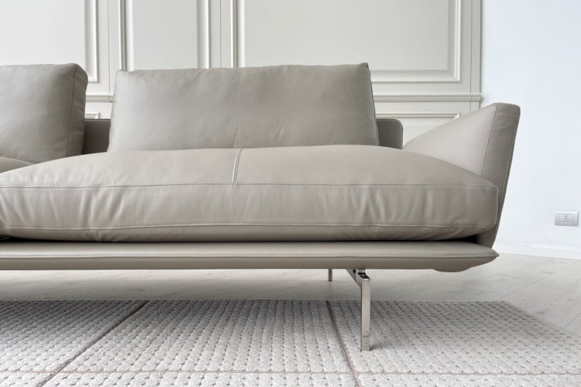 Get Back leather Sofa (Expo Offer) Poltrona Frau - 4