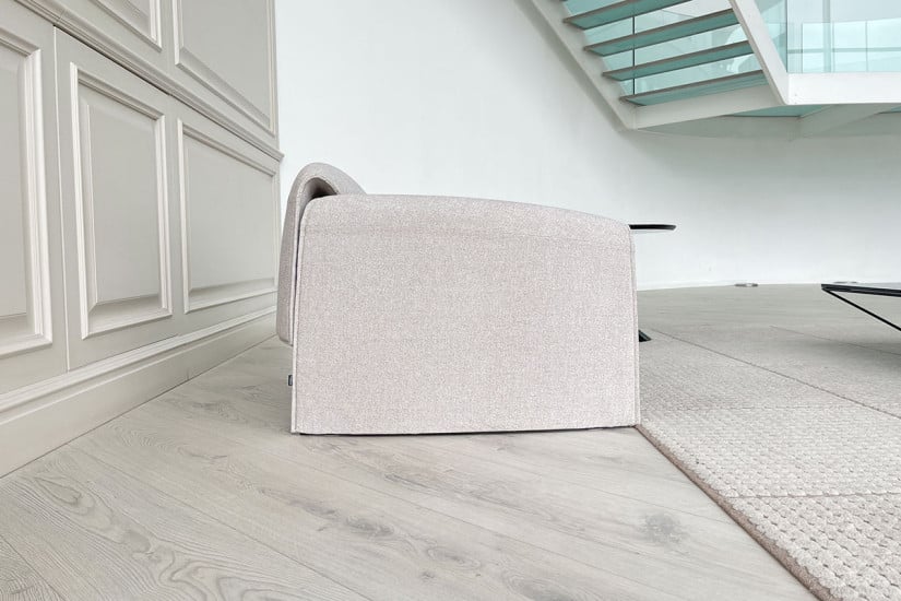 Le Club Sand Colored Armchair (Expo Offer) Poliform - 2