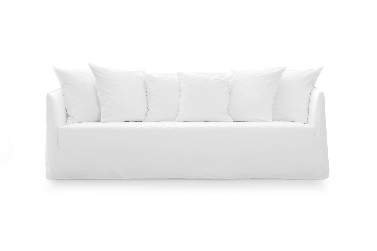 6. Divano Ghost di Gervasoni